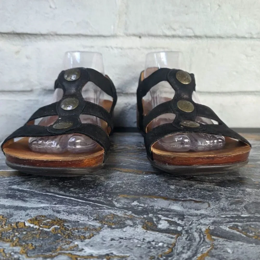 SAS Clover Black Leather Metallic Medallion Comfort Wedge Sandals Women’s 7.5 M